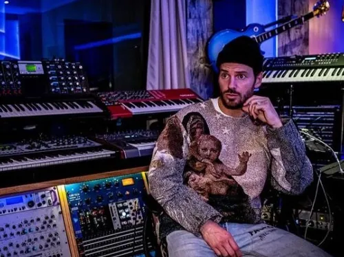 M Pokora de retour en studio